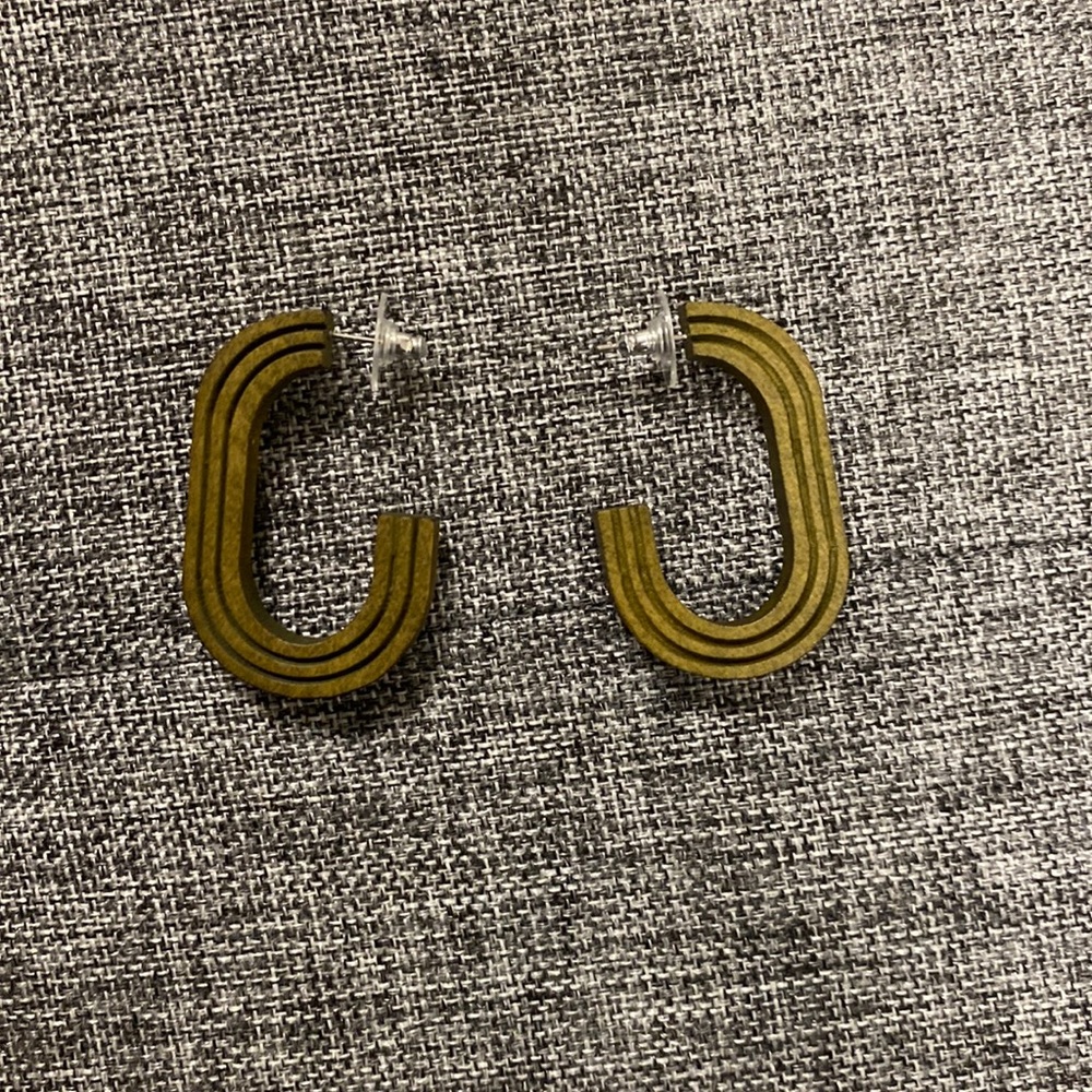 Wood green earrings